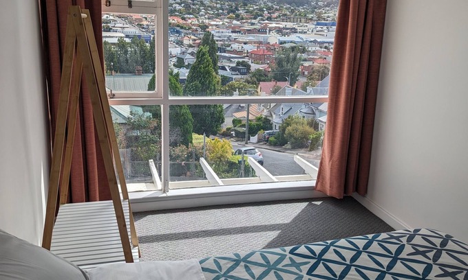Glebe House | Walk to city from 2 bedroom apartment with beautiful city and mountain views