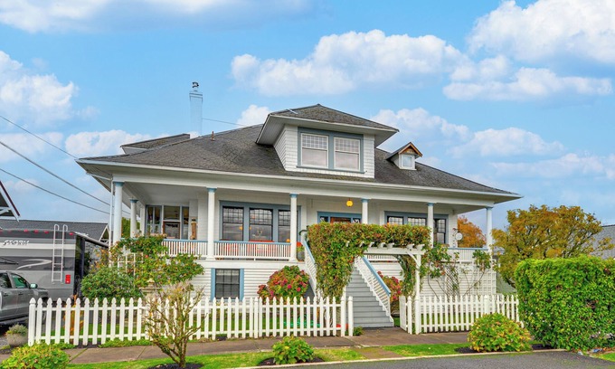St. Helens Apartment | Walk to Columbia River: Mtn-View St Helens Haven