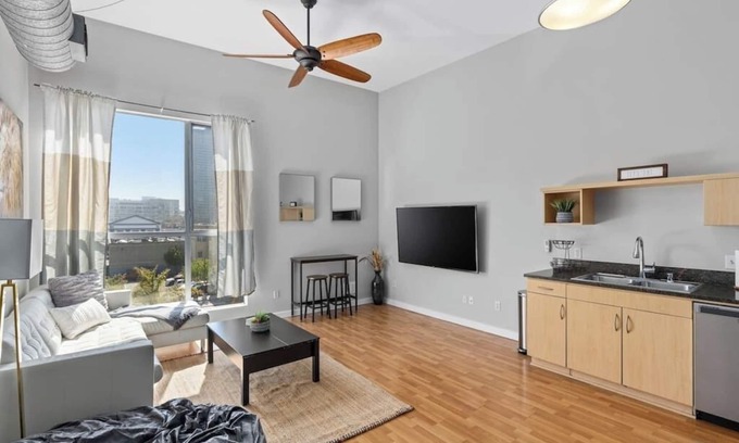 East Village Apartment | Walk to Convention|Gym|Great for Mid Term Stay