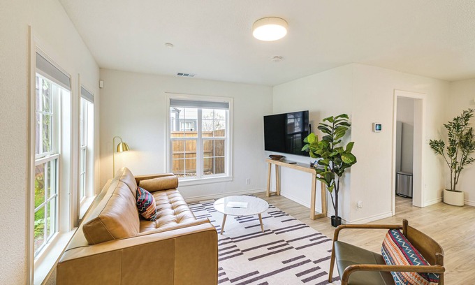 Central Arlington House | Walk to Cowboys Games: Arlington Home w/Pool!
