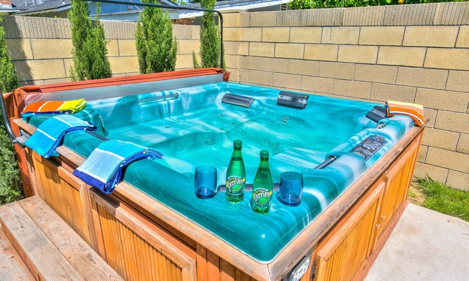 Southwest Anaheim House | Walk to Disneyland & Conv Ctr!*Hot Tub!*Game Room*Spring Sale!