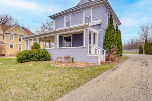 Green Lake House | Walk to Dtwn Green Lake Peaceful Getaway with Porch