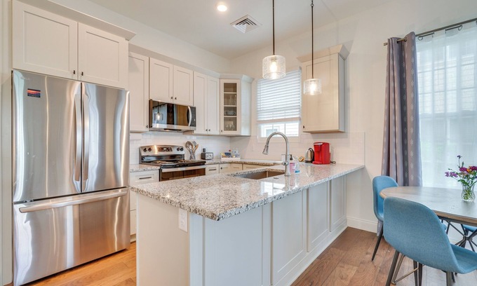 Maryville Apartment | Walk to Historic Maryville: True Southern Getaway!