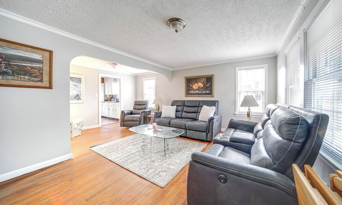 Erie House | Walk to Lake Erie & Beach Access: Home w/Deck!