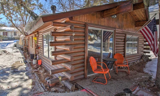 Lava Hot Springs House | Walk to Lava Hot Springs Pools from Cozy Cabin!