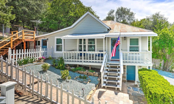 Sutter Creek Cottage | Walk to Main St: Historic Cottage in Sutter Creek