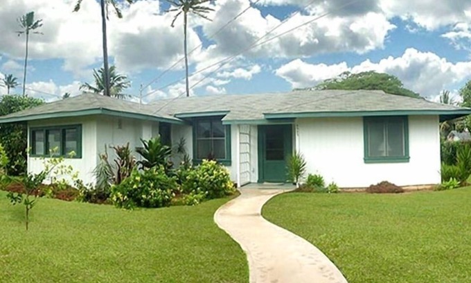 Kekaha Cottage | Walk to Ocean.Privacy. Classic Hawaiian Cottage . - TVNCU #1292