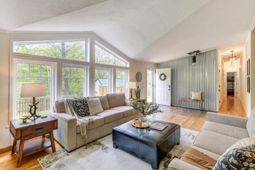Loudonville House | Walk to River Loudonville Retreat with Hot Tub!