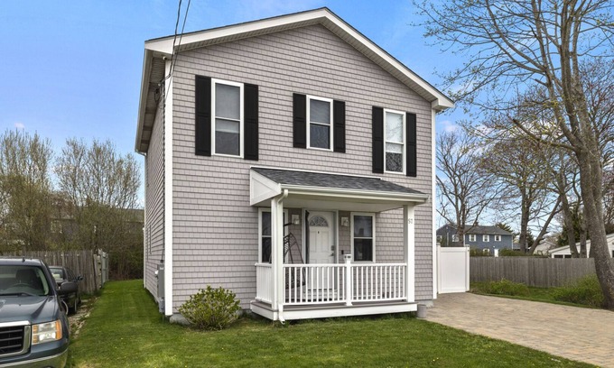 Eastward Look House | Walk to Scarborough Beach! Great outdoor space, 2 bed&2 bath!
