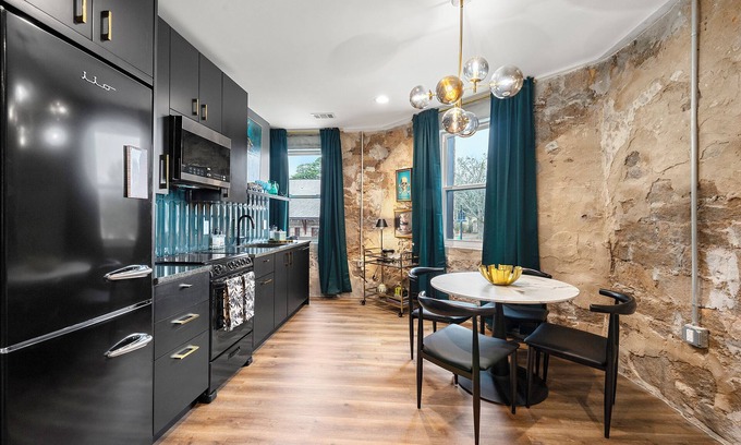 Stone Mountain Historic Village Condo | Walk to Stone Mountain Park! Boutique Loft Downtown Stone Mountain GA