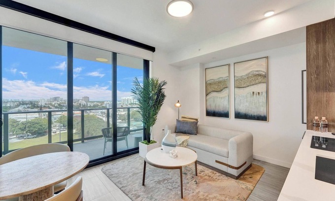North Beach Apartment | Walk to the Beach – Lux Condo W Rooftop Pool