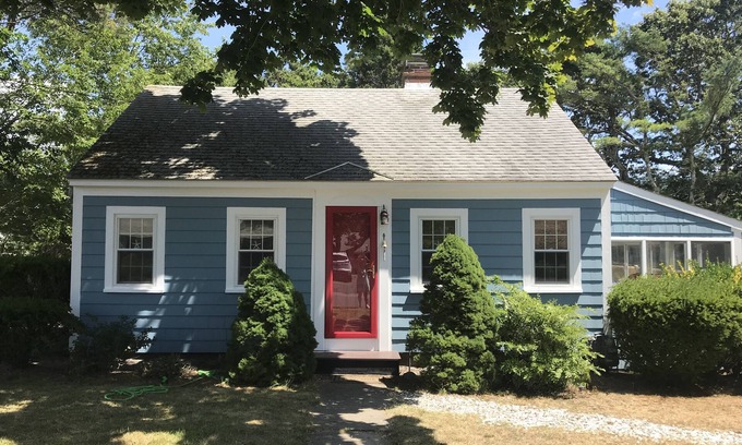 Dennis Port House | Walk to the Beach!