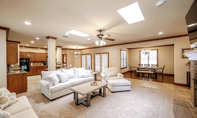North Overton House | Walking distance from Texas Tech, sleeps up to 12 people!