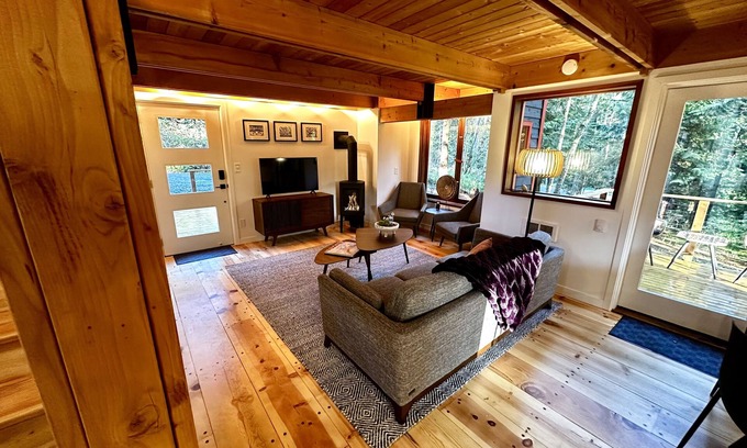 Indianola House | Walking distance to beautiful and historic Indianola beach and pier