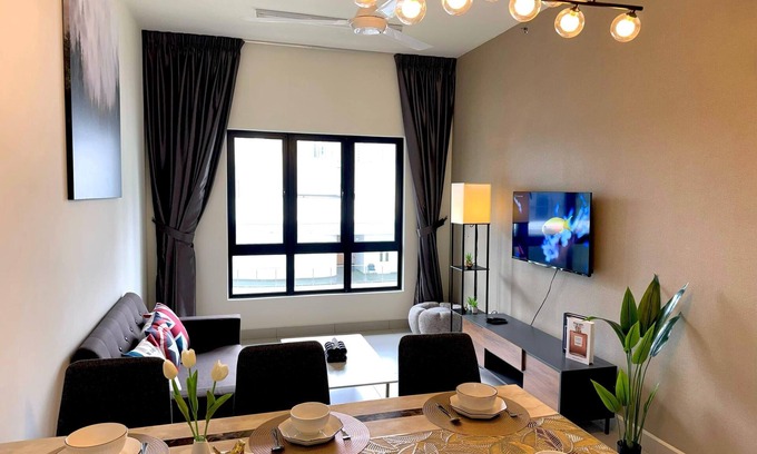 Cyberjaya Apartment | Walking distance to the University of Cyberjaya. Family-sized condo for 4Pax!