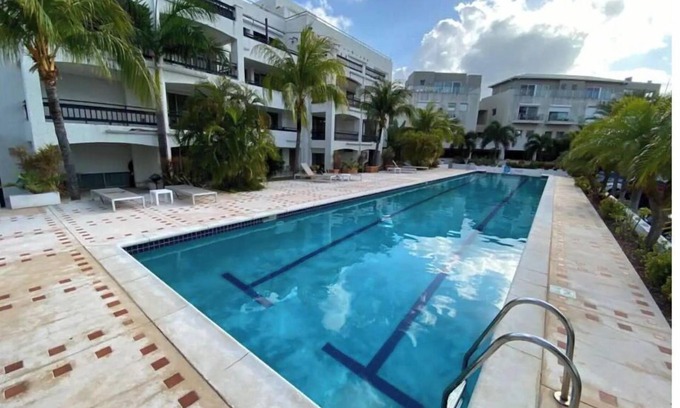Simpson Bay Apartment | Walking distance to everything on Simpson bay area Restaurants, Beach, Nite Life