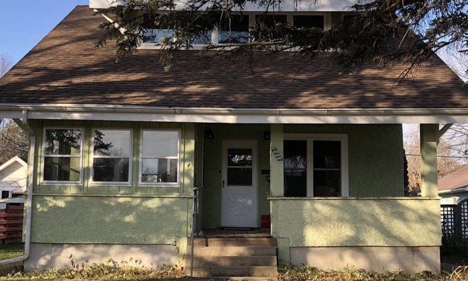 Hibbing House | walking distance to the historic high school, downtown and Bob Dylan's home.