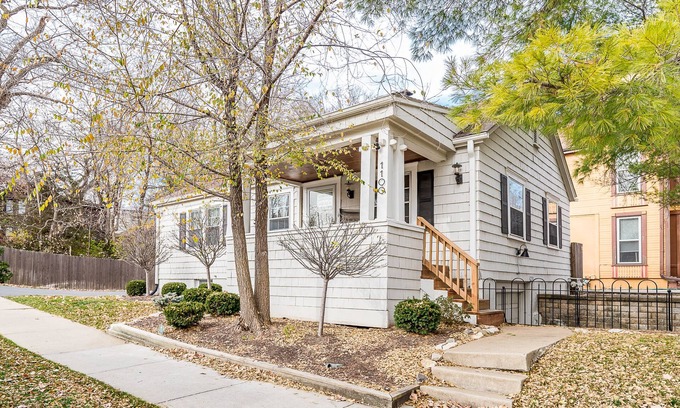 West Plaza House | Walking distance to Country Club Plaza Entertainment District