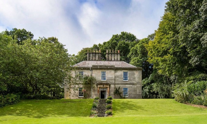 Glentress Villa | Wallace House - Nine Bedroom Villa, Sleeps 18