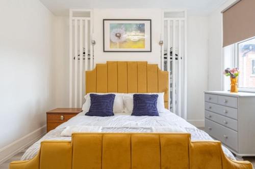Wyken Apartment | Walsgrave Road Apartment - 5 Beds - Free Parking & Wi-Fi