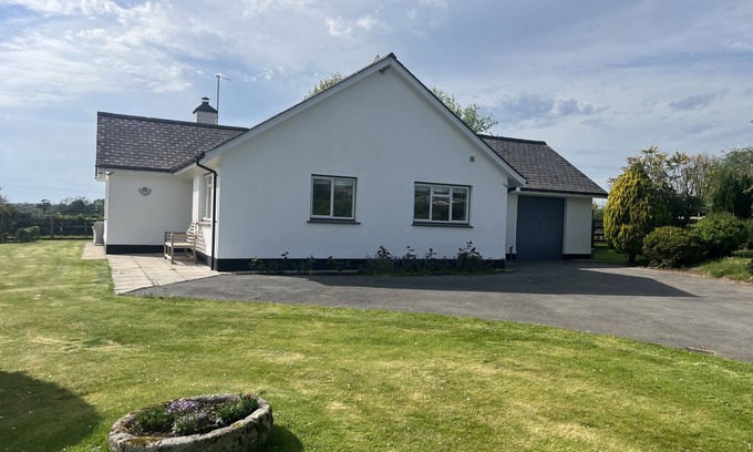Hatherleigh House | WAR HORSE VALLEY ORCHARD VIEW, pet friendly in Hatherleigh