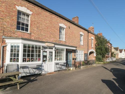 Dursley Apartment | Wards Court 2