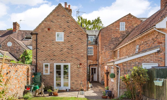 Dursley Cottage | Wards Court 2