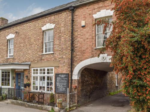 Cirencester House | Wards Court 2 - Uk41275