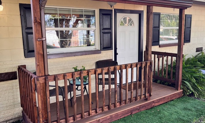 Orlando Apartment | Warm studio near to the airport with AC and WiFi