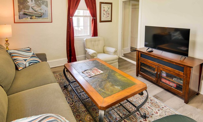 Warren Apartment | Warren Vacation Rental, Walk to Warren Town Beach