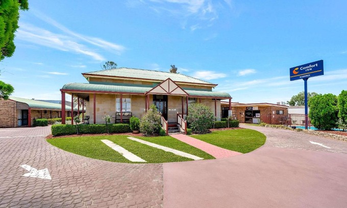 Warwick Hotel | Warwick Settlers Inn