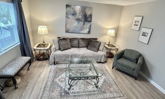 Hickory Apartment | Washer, Dryer, Desk, Smart TV, Blackout Shades, Fully Stocked Kitchen Cookware