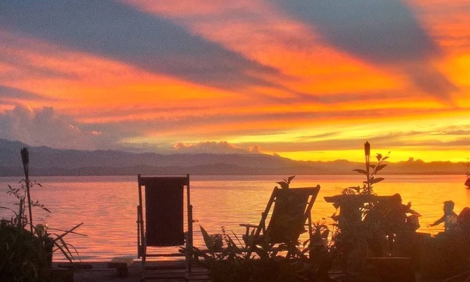 Bocas del Toro Bed & Breakfast | Water caraïbienne house Wabi Sabi influence