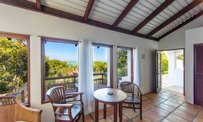 North Caicos Cottage | Water’s Edge Cottage, Bottle Creek, North Caicos