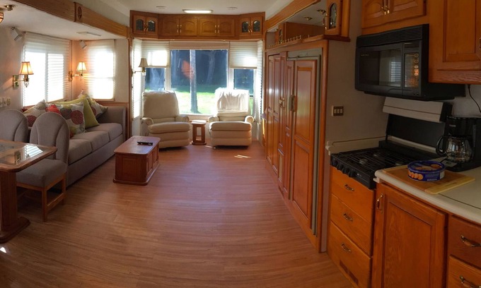 Palmetto House | Water View, 100 Fishing Dock! Teton 40 Ft. Trailer W/3 Slide Outs.