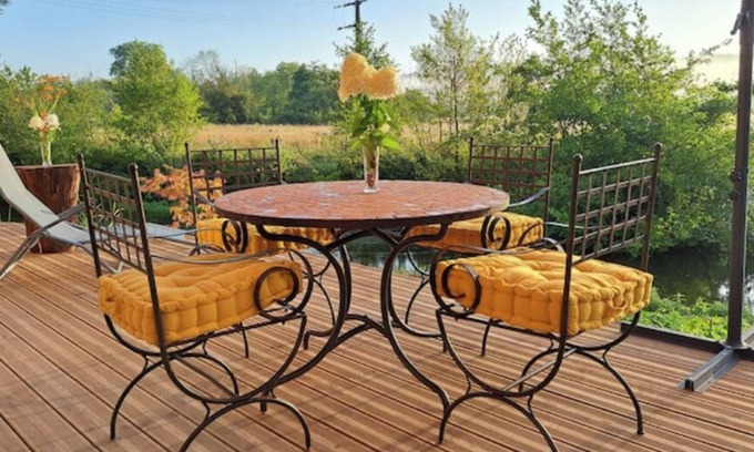 Saint-Philbert-sur-Risle Ski Chalet | Waterfront A13 Deauville Honfleur rouen