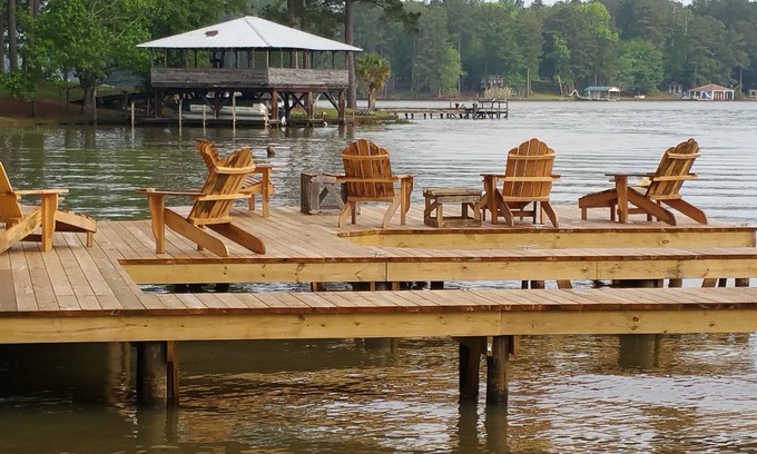 Milledgeville Cabin | 💦🏡⚓ Waterfont, Rustic, Cabin with Kayak Access- in Perfect Location!
