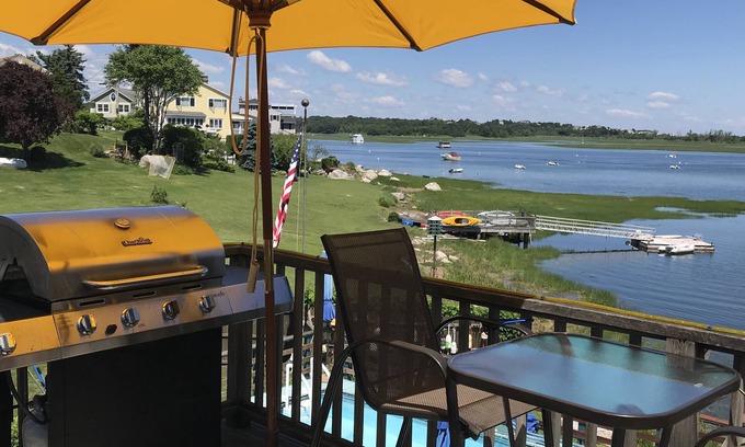 Gloucester Apartment | WATERFRONT 1BDRM SPACIOUS STUDIO APARTMENT