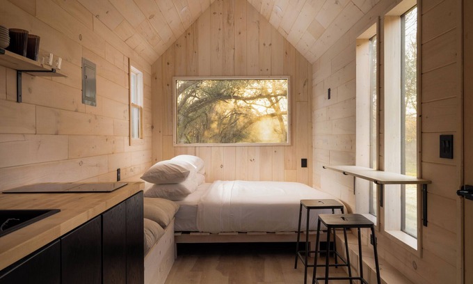 Corinth Cabin | Waterfront Acorn Cabin near Saratoga, Lake George