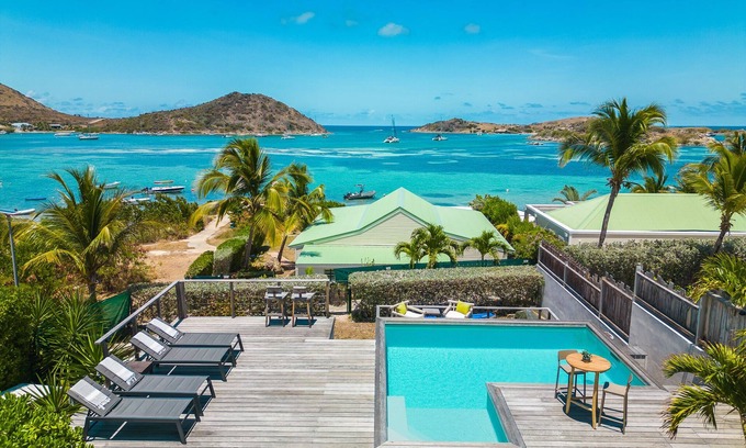Cul de Sac Villa | Waterfront and water access, 5 Bedrooms, 10 pax. Kayaks, AC & optic fiber wifi
