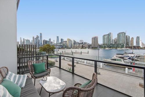 Docklands Apartment | Waterfront Bliss in Promenade w/Cozy 5BR/4BA