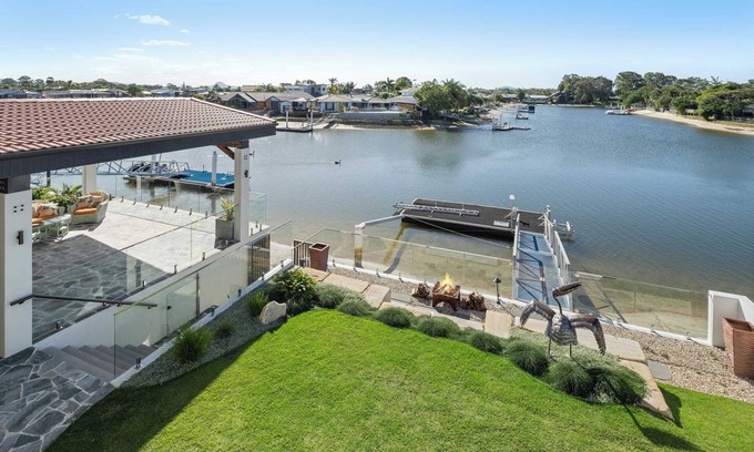 Maroochydore House | Waterfront Bliss on Maroochydore Canal