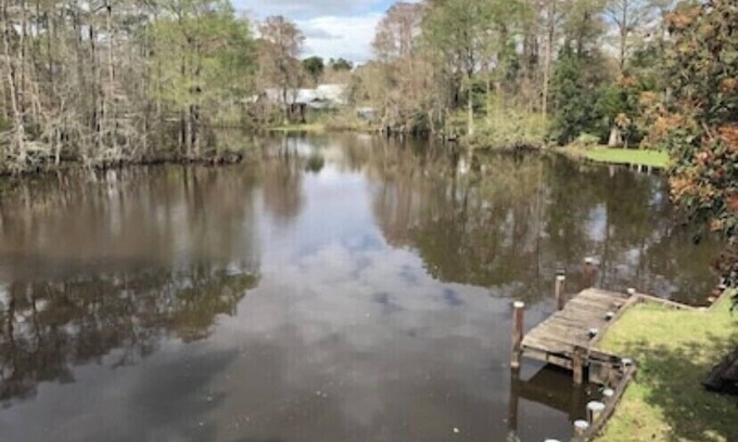 Slidell Condo | Waterfront Bungalow on Bayou Bonfouca- Next to Palmettos