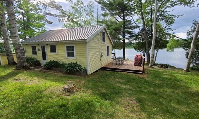 Dexter Cabin | Waterfront Cabin on Quiet Lake