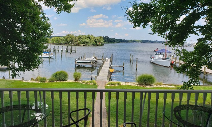 Solomons Island House | Waterfront Charleston Colonial