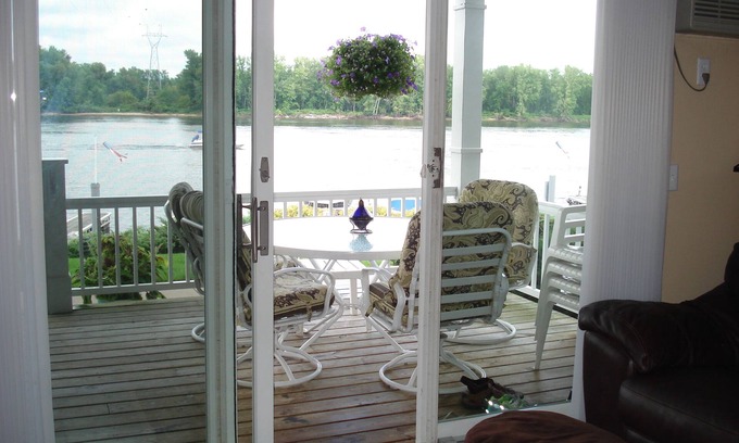 Wabasha Condo | Waterfront Condo steps from the Mississippi River