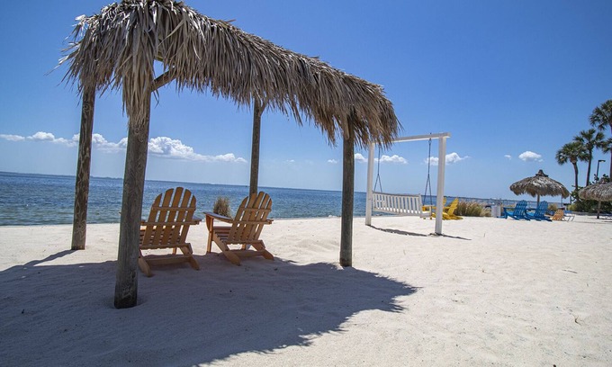Rocky Point Condo | Waterfront condo with sunset views of Tampa Bay.