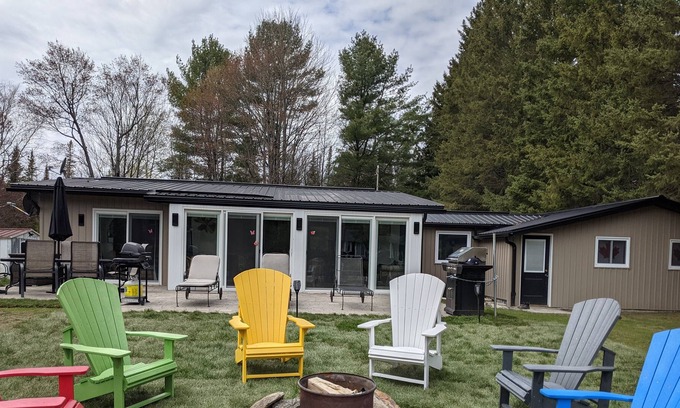 Baddow Cottage | Waterfront cottage w/hot tub