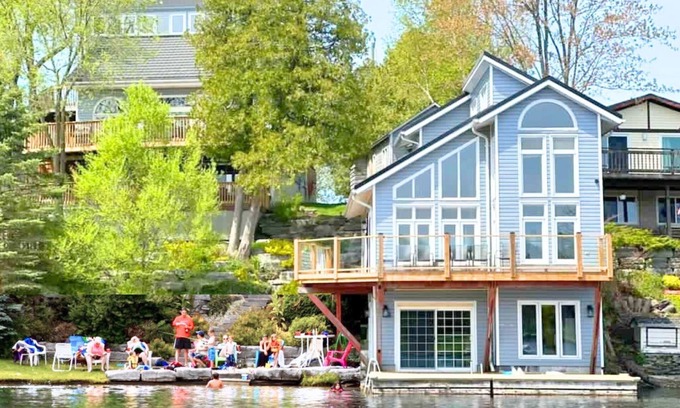 Fenelon Falls House | Waterfront Cottage w/Firepit, Boathouse, Canoes & Game Room