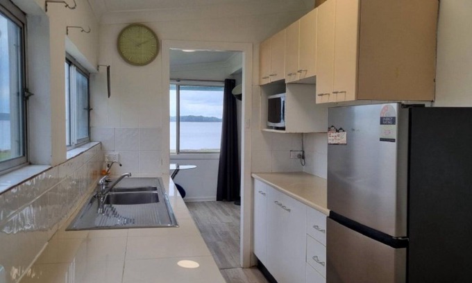 Swan Bay House | Waterfront Cottage, TOP NOTCH